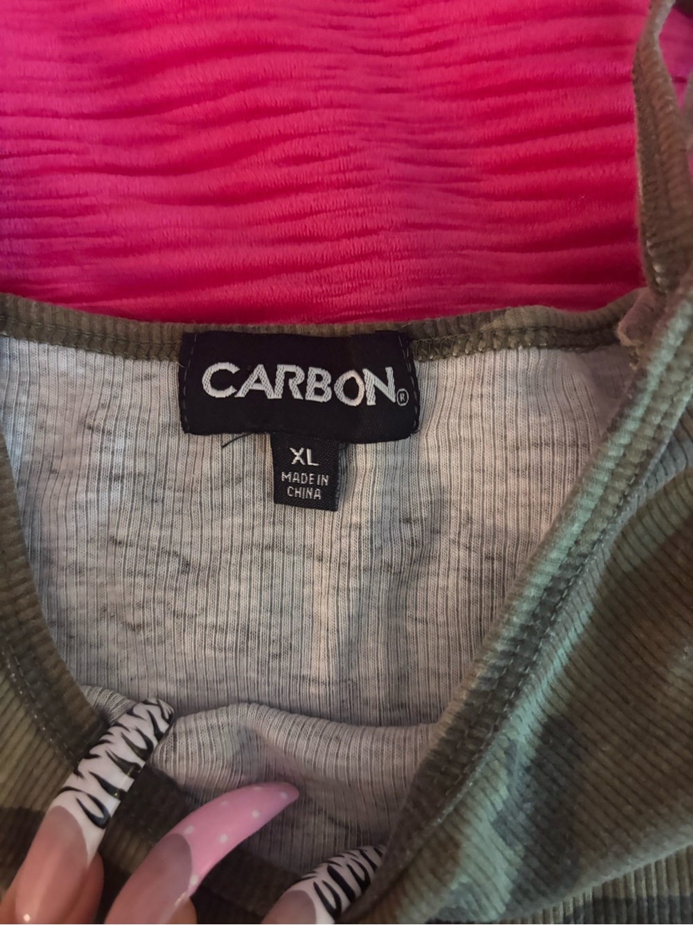Camo Cropped Tank Top - Picture 3 of 3